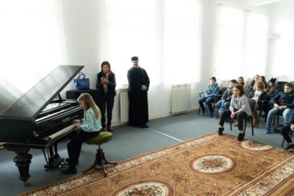 Oaspeţi în vizită la Aşezământul social-filantropic „Sf. Vasile cel Mare“ din Galaţi – fotografia 13