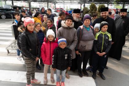 Programul social-filantropic „Ne înnoim de Sfintele Paşti“ a continuat în municipiul Brăila – fotografia 2