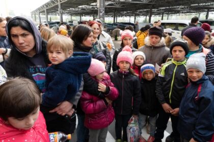 Programul social-filantropic „Ne înnoim de Sfintele Paşti“ a continuat în municipiul Brăila – fotografia 9