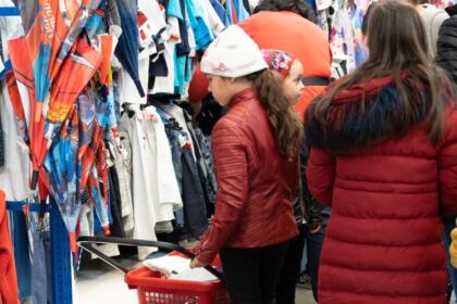 Programul social-filantropic „Ne înnoim de Sfintele Paşti“ a continuat în municipiul Brăila – fotografia 28