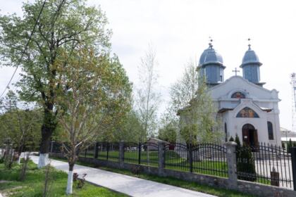 Programul eparhial „Ne înnoim de Sfintele Paşti“ a fost implementat cu succes şi în satele din Eparhia Dunării de Jos – fotografia 1