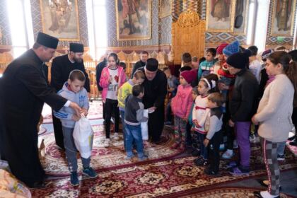 Programul eparhial „Ne înnoim de Sfintele Paşti“ a fost implementat cu succes şi în satele din Eparhia Dunării de Jos – fotografia 9