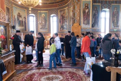 Programul eparhial „Ne înnoim de Sfintele Paşti“ a fost implementat cu succes şi în satele din Eparhia Dunării de Jos – fotografia 11