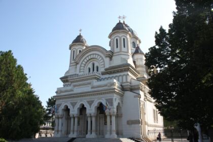 Slujire arhierească, rugăciune și solidaritatea creștină la Dunărea de Jos – fotografia 1