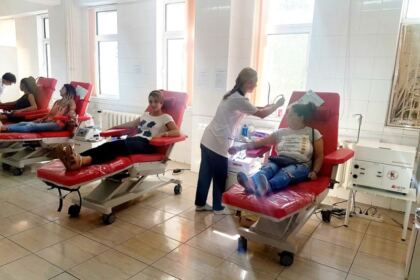 25 de tineri voluntari din Protoieria Tecuci au donat sânge – fotografia 5