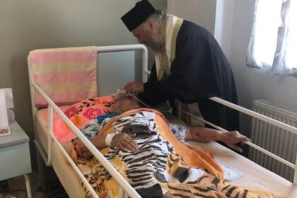 Ierarhul Dunării de Jos alături de semeni aflați în suferință – fotografia 23