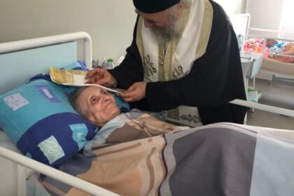 Ierarhul Dunării de Jos alături de semeni aflați în suferință – fotografia 24