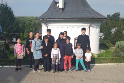 210 copii prezenţi la Tabăra „Lumina vie a mănăstirii în inima copilăriei“, desfăşurată în cadrul Protopopiatului Nicoreşti – fotografia 3