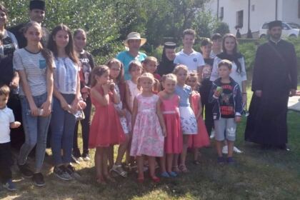 210 copii prezenţi la Tabăra „Lumina vie a mănăstirii în inima copilăriei“, desfăşurată în cadrul Protopopiatului Nicoreşti – fotografia 10