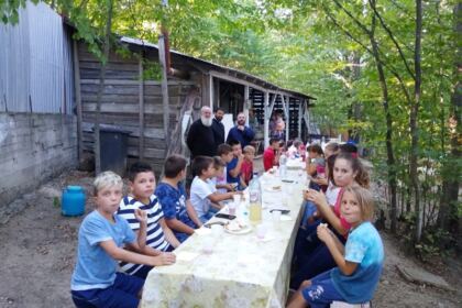 210 copii prezenţi la Tabăra „Lumina vie a mănăstirii în inima copilăriei“, desfăşurată în cadrul Protopopiatului Nicoreşti – fotografia 16