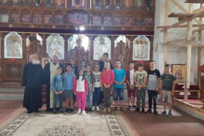 210 copii prezenţi la Tabăra „Lumina vie a mănăstirii în inima copilăriei“, desfăşurată în cadrul Protopopiatului Nicoreşti – fotografia 17