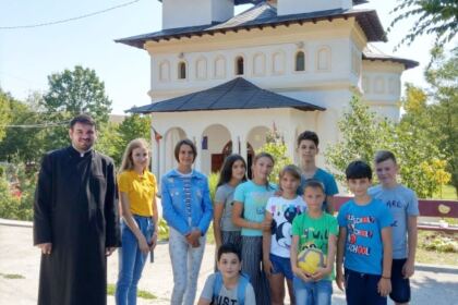 210 copii prezenţi la Tabăra „Lumina vie a mănăstirii în inima copilăriei“, desfăşurată în cadrul Protopopiatului Nicoreşti – fotografia 23