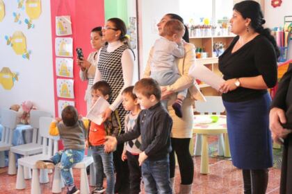 Daruri oferite copiilor de la Grădiniţa „Familia“ din Brăila – fotografia 7