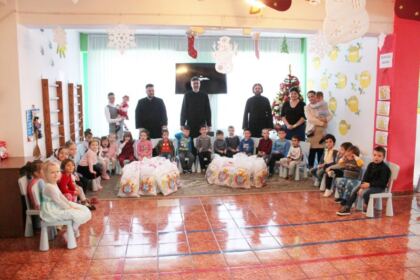 Daruri oferite copiilor de la Grădiniţa „Familia“ din Brăila – fotografia 10