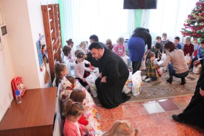 Daruri oferite copiilor de la Grădiniţa „Familia“ din Brăila – fotografia 14