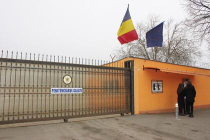 Colinde şi daruri la Penitenciarul de maximă siguranţă din Galaţi – fotografia 1