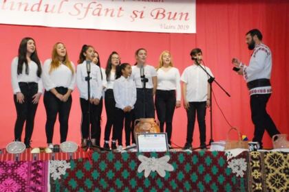 Prima ediție a Festivalului de colinde, tradiții și obiceiuri străbune „Colindul sfânt și bun“ – fotografia 5
