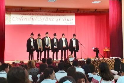 Prima ediție a Festivalului de colinde, tradiții și obiceiuri străbune „Colindul sfânt și bun“ – fotografia 6