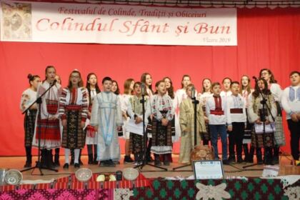 Prima ediție a Festivalului de colinde, tradiții și obiceiuri străbune „Colindul sfânt și bun“ – fotografia 8