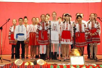 Prima ediție a Festivalului de colinde, tradiții și obiceiuri străbune „Colindul sfânt și bun“ – fotografia 10