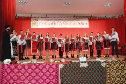Prima ediție a Festivalului de colinde, tradiții și obiceiuri străbune „Colindul sfânt și bun“ – fotografia 13