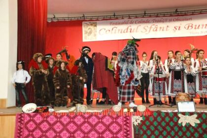Prima ediție a Festivalului de colinde, tradiții și obiceiuri străbune „Colindul sfânt și bun“ – fotografia 19