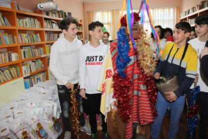 Copiii  Şcolii Speciale „Constantin Pufan“ din Galaţi au primit daruri din partea Arhiepiscopiei Dunării de Jos – fotografia 13