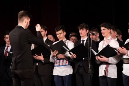 Tradiţionala serbarea a Seminarului Teologic „Sfântul Apostol Andrei“ din Galaţi la Naşterea Domnului – fotografia 17