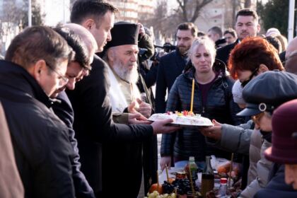 Comemorarea eroilor Revoluției din 1989 și Festivalul de datini şi obiceiuri la Naşterea Domnului şi Anul Nou „Tudor Pamfile“ la Galaţi – fotografia 9
