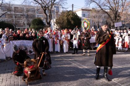 Comemorarea eroilor Revoluției din 1989 și Festivalul de datini şi obiceiuri la Naşterea Domnului şi Anul Nou „Tudor Pamfile“ la Galaţi – fotografia 4