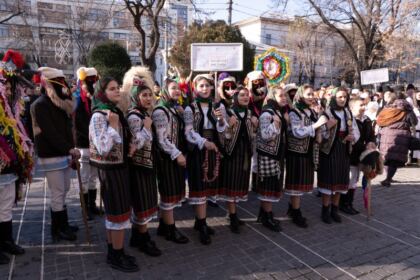 Comemorarea eroilor Revoluției din 1989 și Festivalul de datini şi obiceiuri la Naşterea Domnului şi Anul Nou „Tudor Pamfile“ la Galaţi – fotografia 11