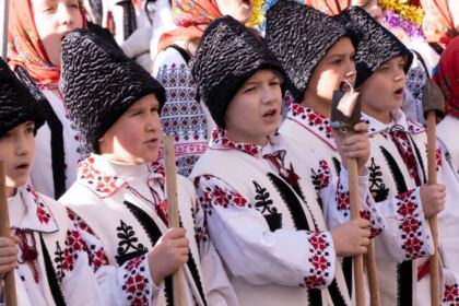 Comemorarea eroilor Revoluției din 1989 și Festivalul de datini şi obiceiuri la Naşterea Domnului şi Anul Nou „Tudor Pamfile“ la Galaţi – fotografia 23