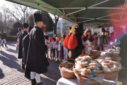 Comemorarea eroilor Revoluției din 1989 și Festivalul de datini şi obiceiuri la Naşterea Domnului şi Anul Nou „Tudor Pamfile“ la Galaţi – fotografia 28