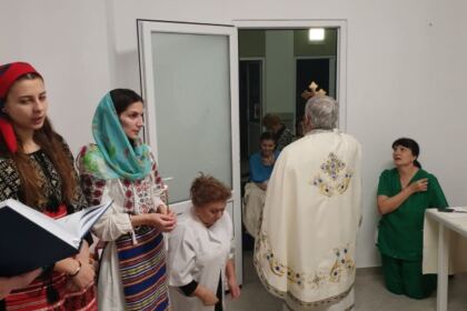 Liturghie, mângâiere și bucurie pentru semeni aflați în suferință – fotografia 6
