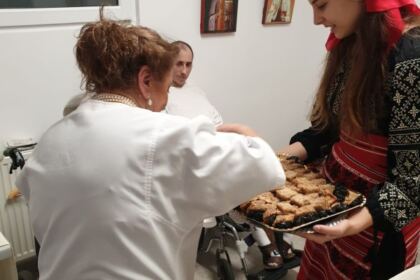 Liturghie, mângâiere și bucurie pentru semeni aflați în suferință – fotografia 10