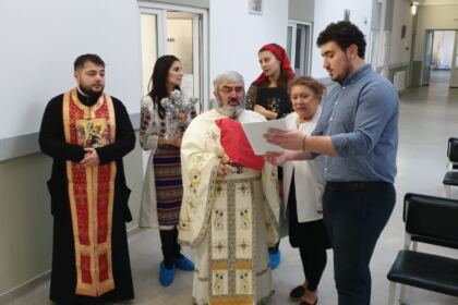 Liturghie, mângâiere și bucurie pentru semeni aflați în suferință – fotografia 12
