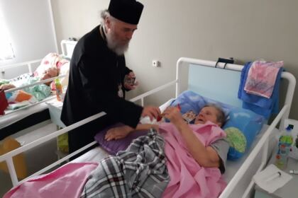 Semeni de-ai noștri vizitați în zi de sărbătoare de chiriarhul Dunării de Jos – fotografia 9