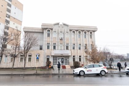 Tinerii tecuceni se implică exemplar în campania de donarea de sânge – fotografia 1