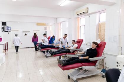 Tinerii tecuceni se implică exemplar în campania de donarea de sânge – fotografia 8