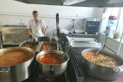Zi de sărbătoare şi la Cantina „Sfântul Cuvios Casian“ din Brăila – fotografia 6