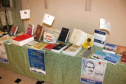 Poetul naţional Mihai Eminescu a fost omagiat la Seminarul Teologic „Sfântul Apostol Andrei“ din Galaţi – fotografia 2