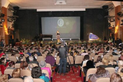 Poetul naţional Mihai Eminescu a fost omagiat la Seminarul Teologic „Sfântul Apostol Andrei“ din Galaţi – fotografia 6