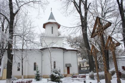 Poetul naţional Mihai Eminescu a fost omagiat la Seminarul Teologic „Sfântul Apostol Andrei“ din Galaţi – fotografia 4