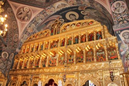 Poetul naţional Mihai Eminescu a fost omagiat la Seminarul Teologic „Sfântul Apostol Andrei“ din Galaţi – fotografia 6