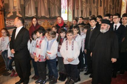 Poetul naţional Mihai Eminescu a fost omagiat la Seminarul Teologic „Sfântul Apostol Andrei“ din Galaţi – fotografia 19