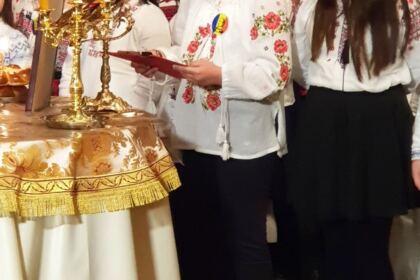Poetul naţional Mihai Eminescu a fost omagiat la Seminarul Teologic „Sfântul Apostol Andrei“ din Galaţi – fotografia 27