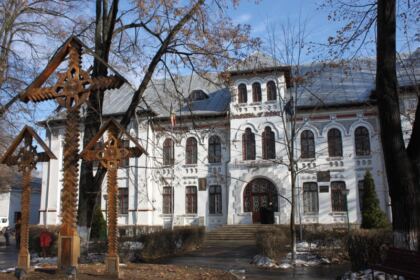 Simpozion interliceal la Seminarul Teologic „Sfântul Apostol Andrei“ şi vizita Înaltpreasfinţitului Părinte Athenagoras Peckstadt la Galaţi – fotografia 1