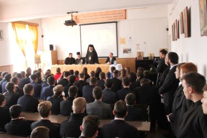 Simpozion interliceal la Seminarul Teologic „Sfântul Apostol Andrei“ şi vizita Înaltpreasfinţitului Părinte Athenagoras Peckstadt la Galaţi – fotografia 5
