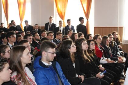 Simpozion interliceal la Seminarul Teologic „Sfântul Apostol Andrei“ şi vizita Înaltpreasfinţitului Părinte Athenagoras Peckstadt la Galaţi – fotografia 6