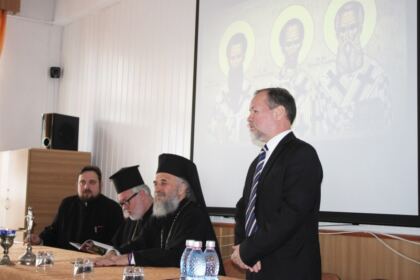 Simpozion interliceal la Seminarul Teologic „Sfântul Apostol Andrei“ şi vizita Înaltpreasfinţitului Părinte Athenagoras Peckstadt la Galaţi – fotografia 13